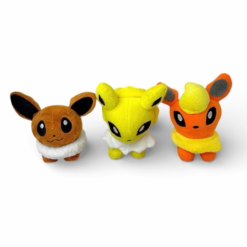 Vintage 2010/11 Pokemon Center Plush Eevee, Flareon, Jolteon Lot of 3, 5” EUC
